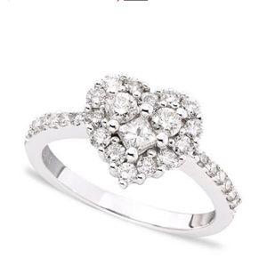 Size 7 cutie heart ring